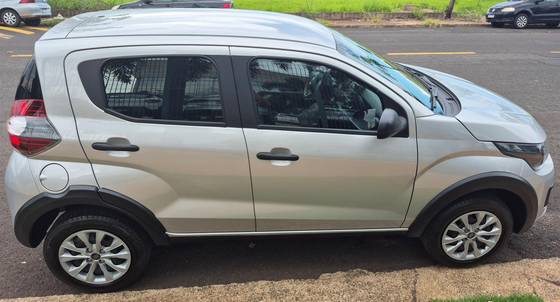 FIAT MOBI 1.0 EVO FLEX LIKE. MANUAL FIAT MOBI 1.0 EVO FLEX LIKE. MANUAL